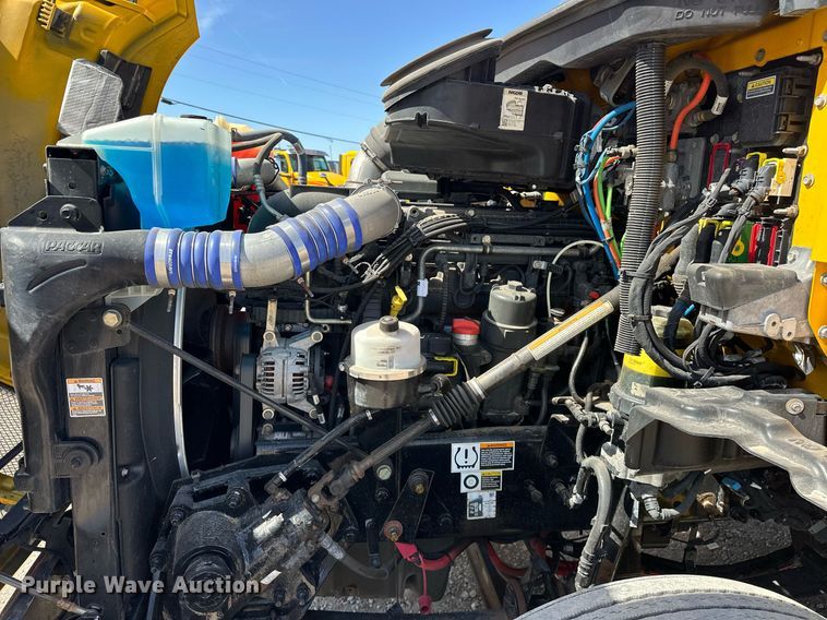 image for item EK0586 2021 Kenworth T680 semi truck