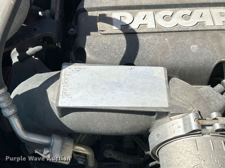 image for item EK0586 2021 Kenworth T680 semi truck