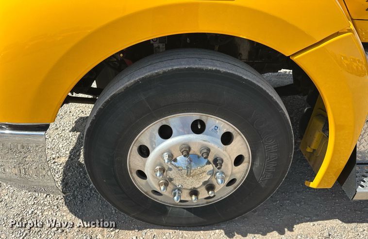 image for item EK0586 2021 Kenworth T680 semi truck