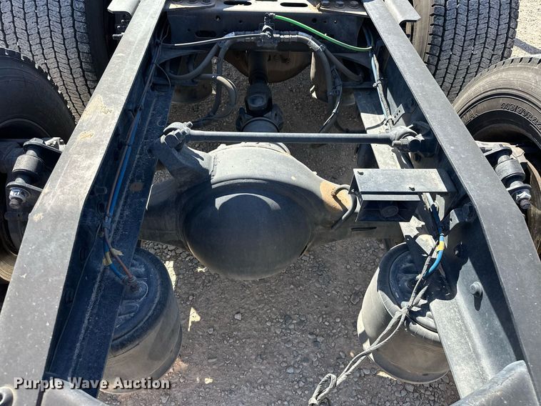 image for item EK0587 2020 Freightliner Cascadia 126 semi truck