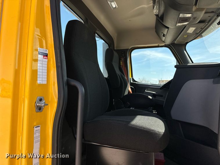 image for item EK0587 2020 Freightliner Cascadia 126 semi truck