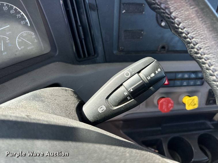 image for item EK0588 2021 Freightliner Cascadia 126 semi truck