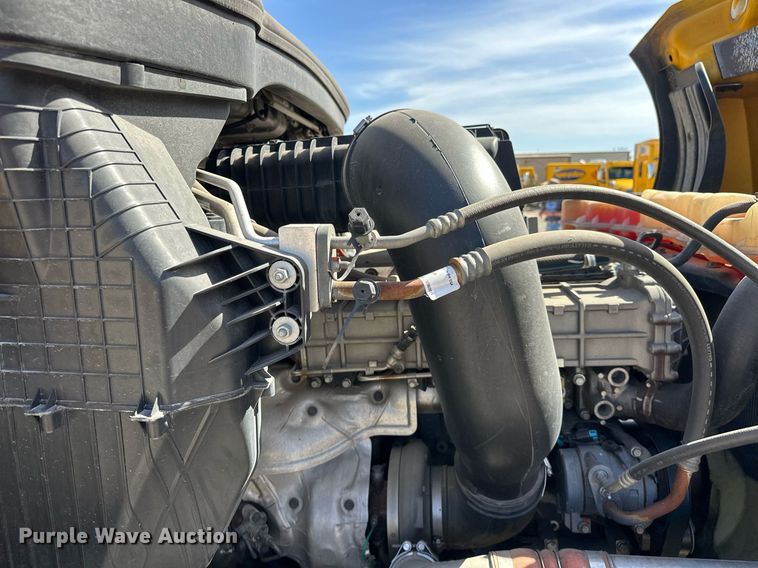 image for item EK0588 2021 Freightliner Cascadia 126 semi truck