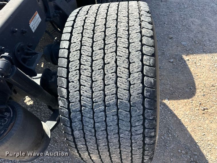 image for item EK0588 2021 Freightliner Cascadia 126 semi truck