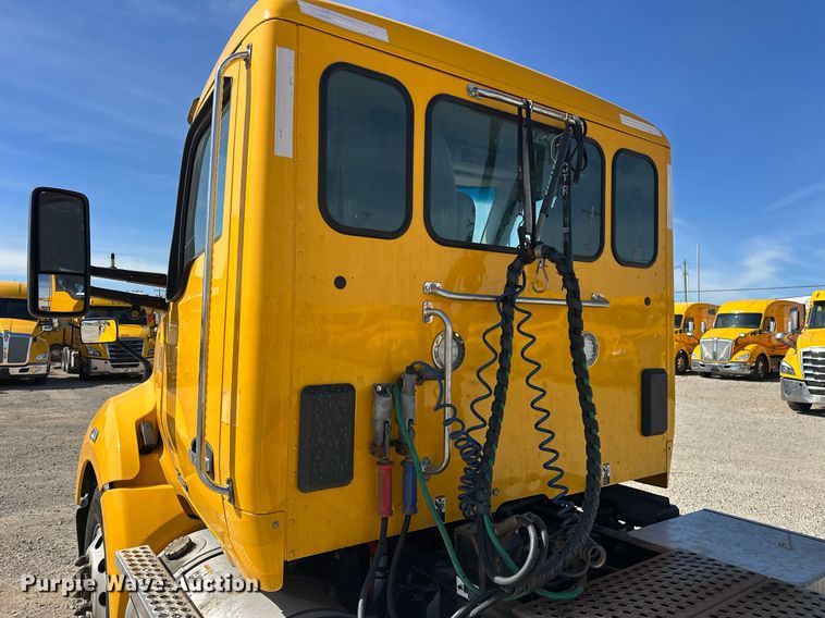 image for item EK0589 2021 Kenworth T680 semi truck