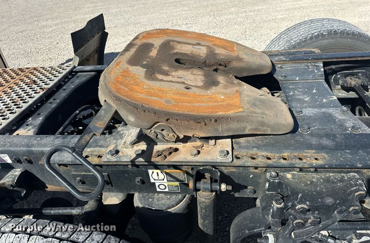 image for item EK0589 2021 Kenworth T680 semi truck