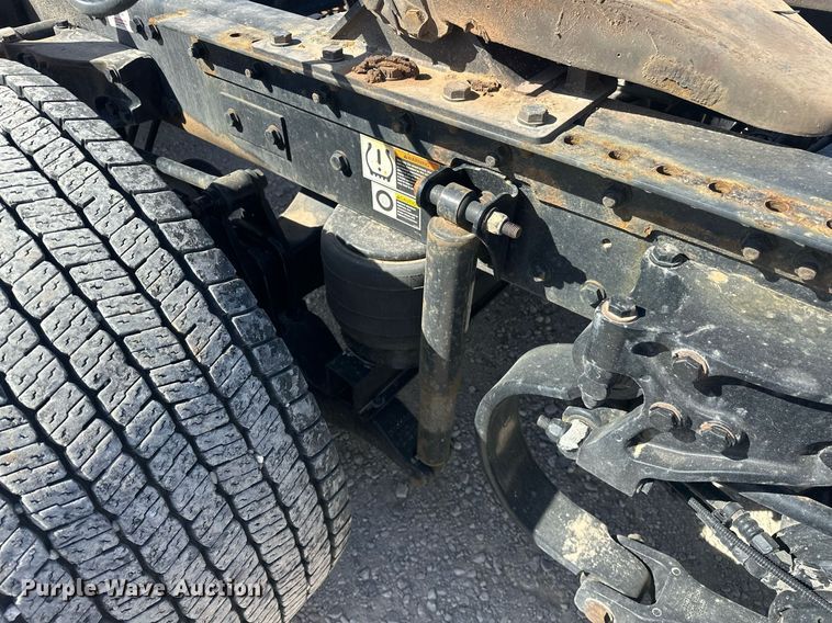 image for item EK0589 2021 Kenworth T680 semi truck