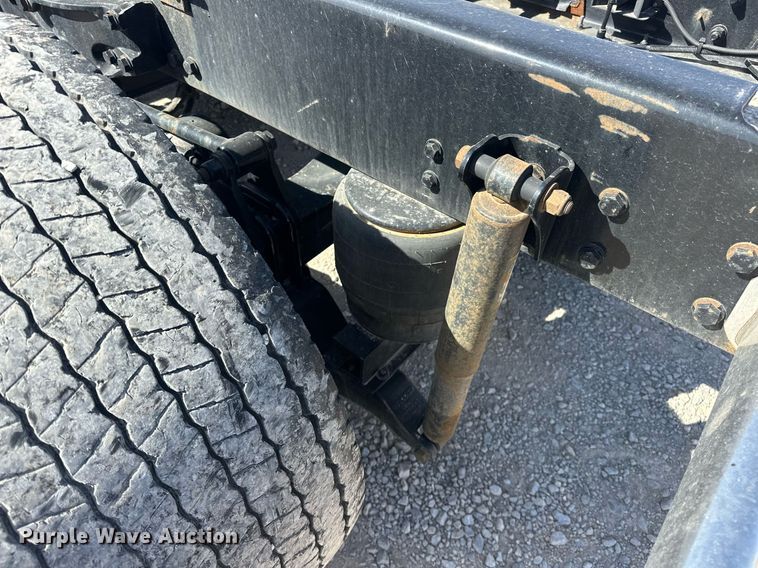 image for item EK0589 2021 Kenworth T680 semi truck