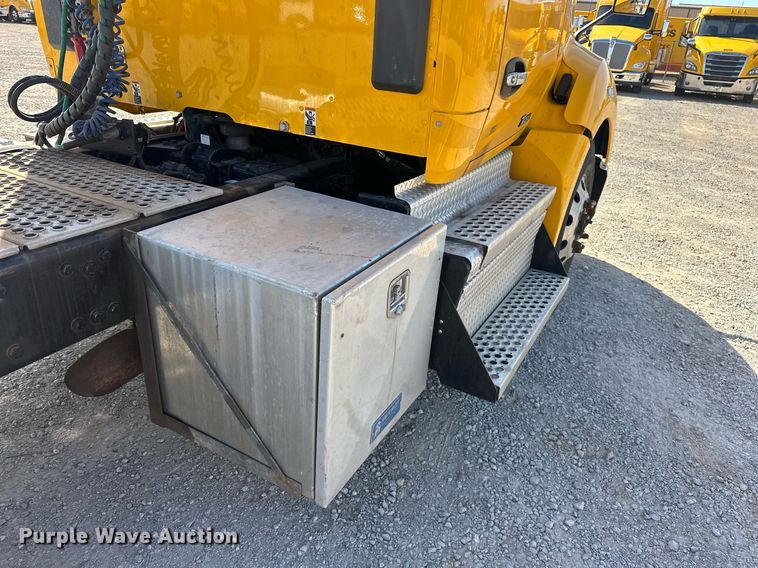 image for item EK0589 2021 Kenworth T680 semi truck