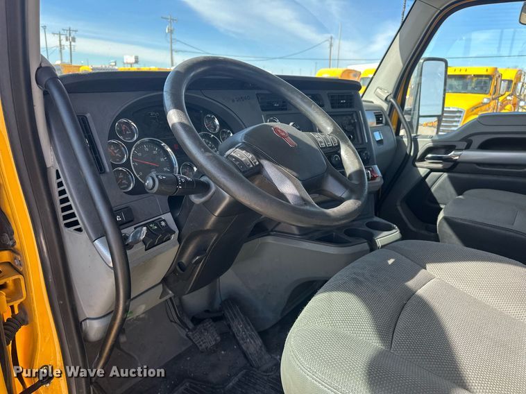 image for item EK0589 2021 Kenworth T680 semi truck