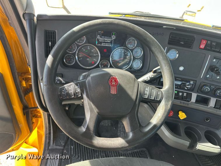 image for item EK0589 2021 Kenworth T680 semi truck