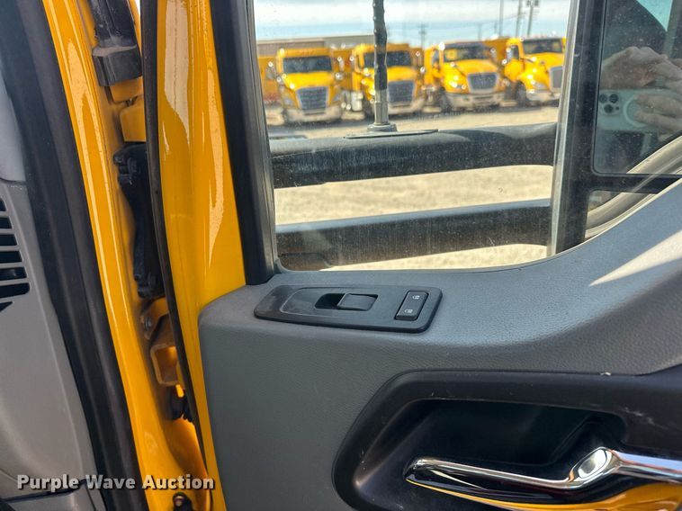 image for item EK0589 2021 Kenworth T680 semi truck