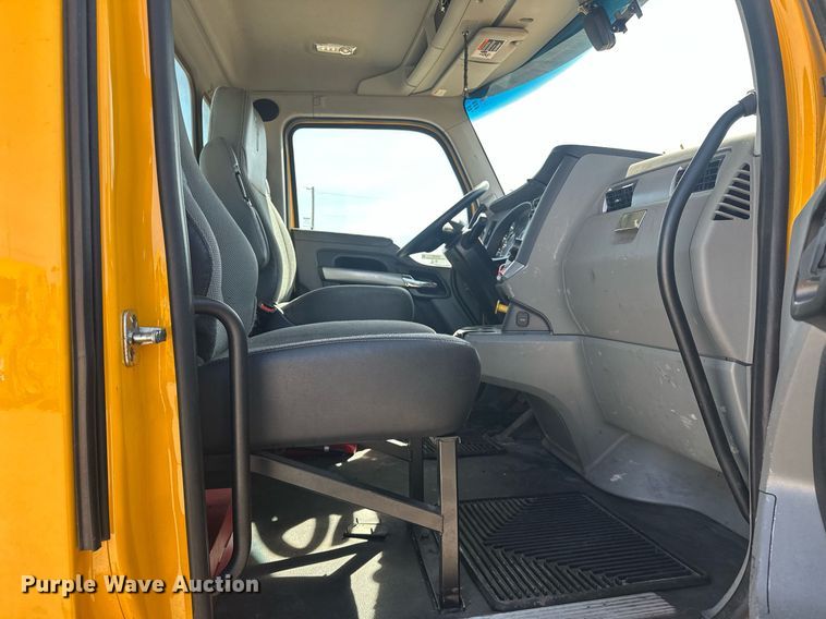 image for item EK0589 2021 Kenworth T680 semi truck