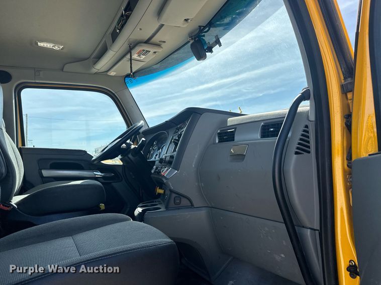 image for item EK0589 2021 Kenworth T680 semi truck