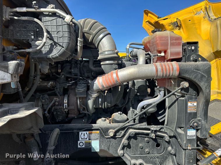 image for item EK0589 2021 Kenworth T680 semi truck