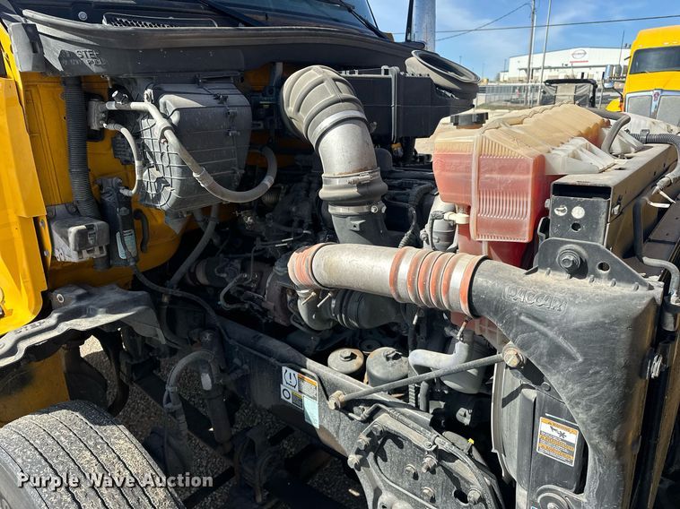 image for item EK0589 2021 Kenworth T680 semi truck