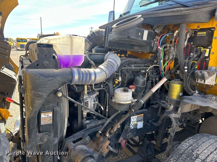 image for item EK0589 2021 Kenworth T680 semi truck