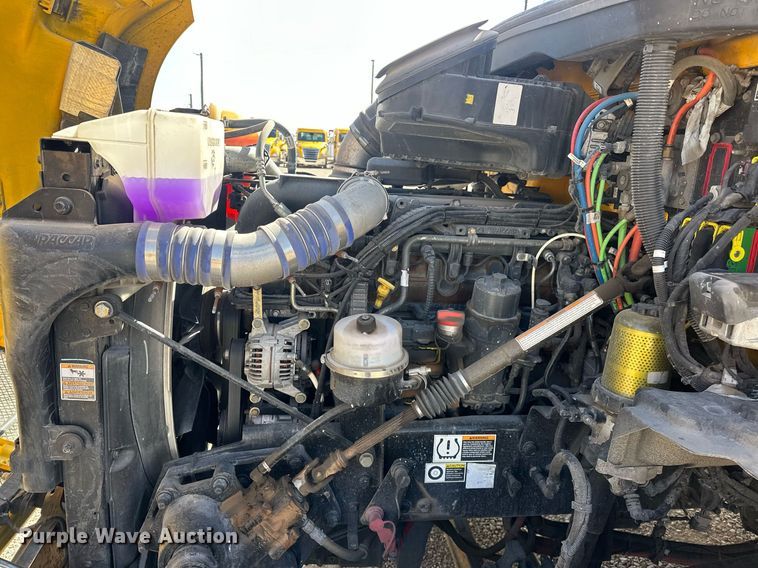 image for item EK0589 2021 Kenworth T680 semi truck