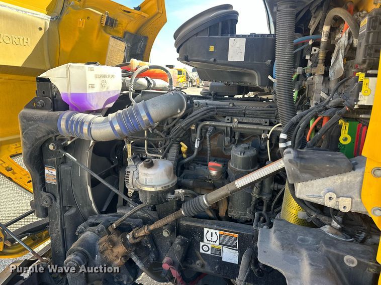 image for item EK0589 2021 Kenworth T680 semi truck