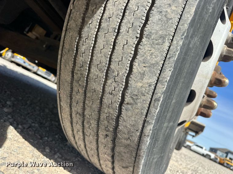 image for item EK0589 2021 Kenworth T680 semi truck