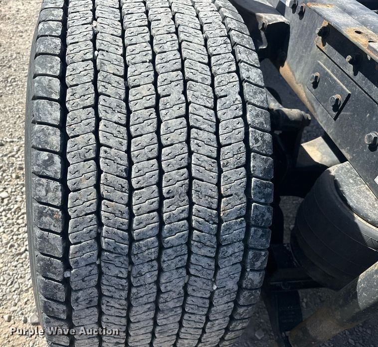 image for item EK0589 2021 Kenworth T680 semi truck