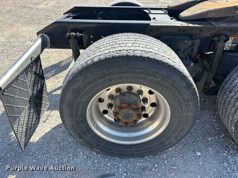 image for item EK0589 2021 Kenworth T680 semi truck