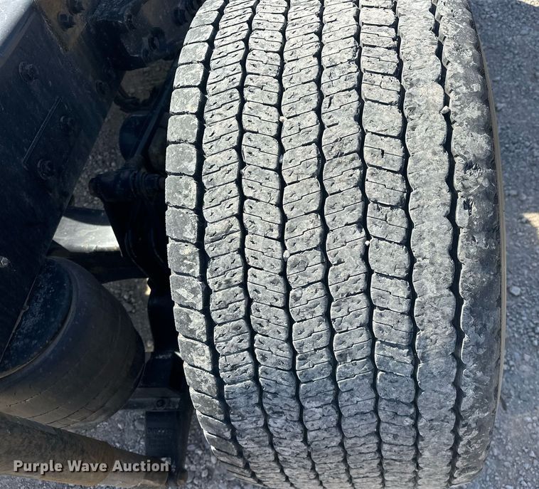 image for item EK0589 2021 Kenworth T680 semi truck