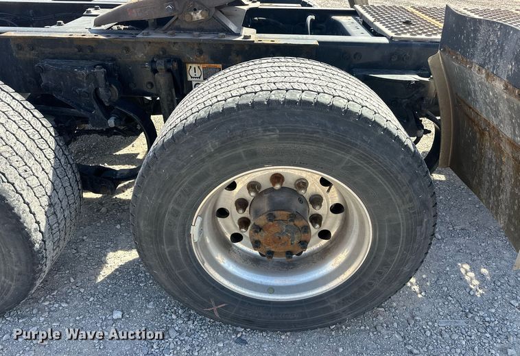 image for item EK0589 2021 Kenworth T680 semi truck