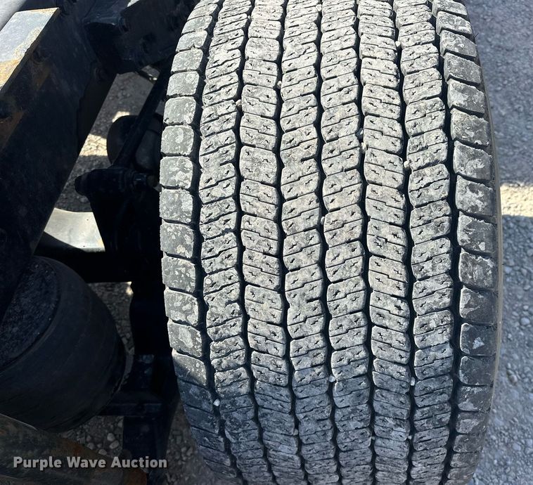 image for item EK0589 2021 Kenworth T680 semi truck