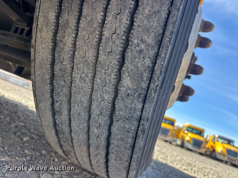 image for item EK0589 2021 Kenworth T680 semi truck