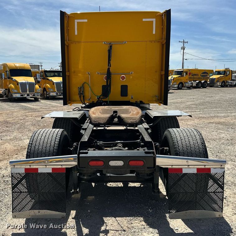 image for item EK0590 2019 Kenworth T680 semi truck