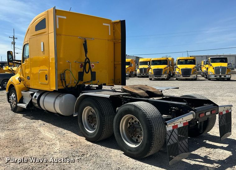 image for item EK0590 2019 Kenworth T680 semi truck