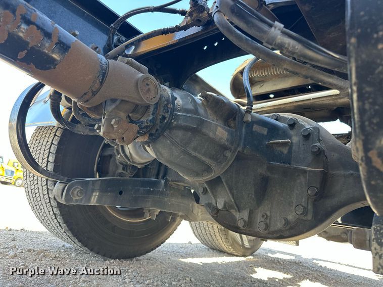 image for item EK0590 2019 Kenworth T680 semi truck