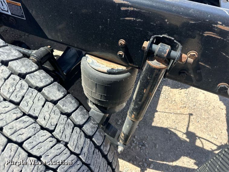 image for item EK0590 2019 Kenworth T680 semi truck