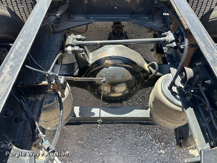 image for item EK0590 2019 Kenworth T680 semi truck