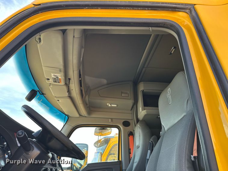 image for item EK0590 2019 Kenworth T680 semi truck