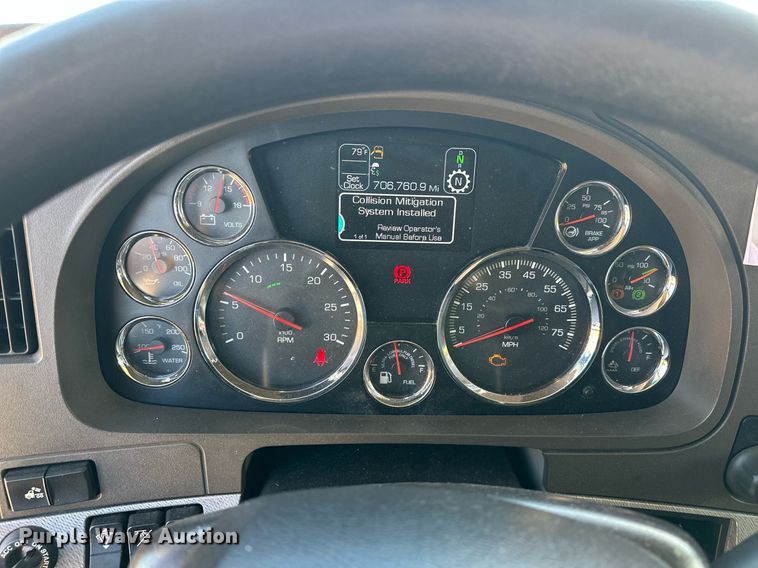 image for item EK0590 2019 Kenworth T680 semi truck