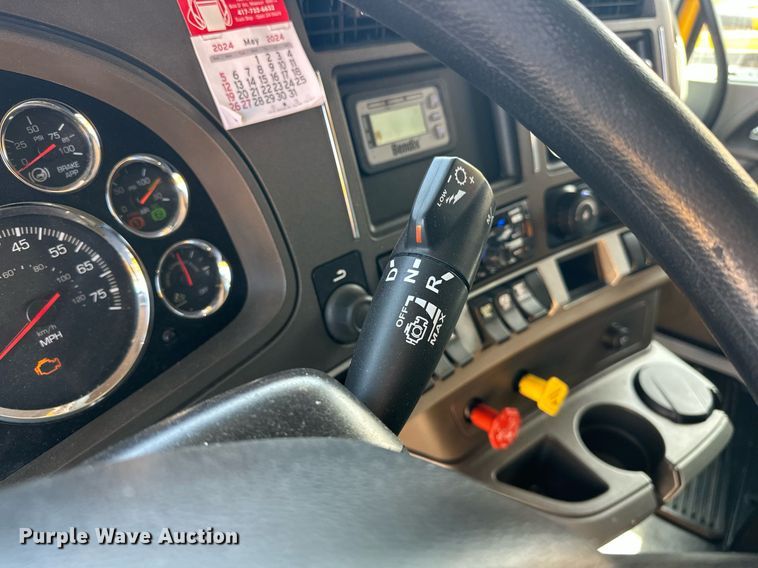 image for item EK0590 2019 Kenworth T680 semi truck