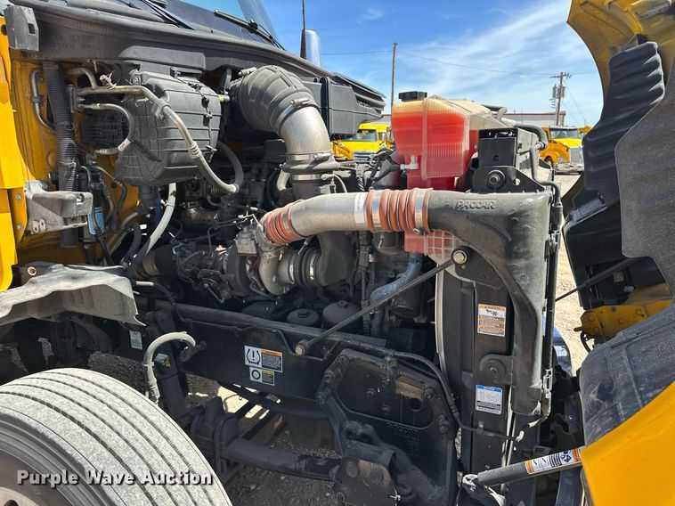 image for item EK0590 2019 Kenworth T680 semi truck