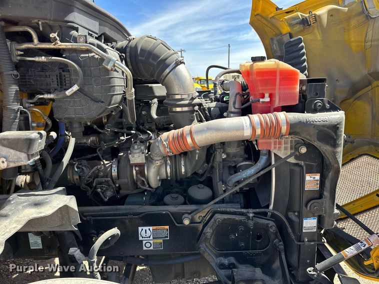 image for item EK0590 2019 Kenworth T680 semi truck