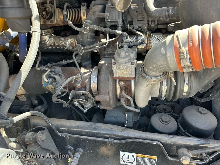 image for item EK0590 2019 Kenworth T680 semi truck