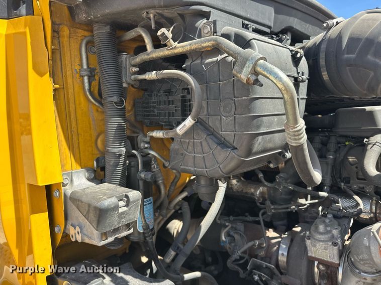 image for item EK0590 2019 Kenworth T680 semi truck