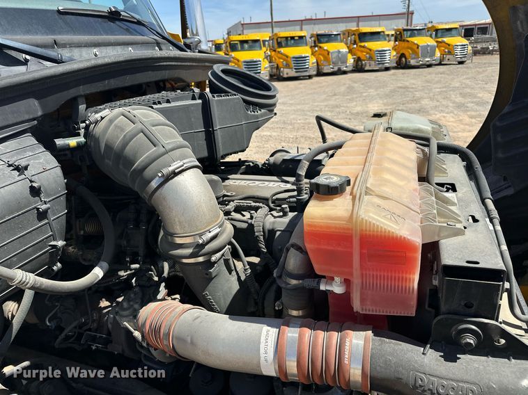 image for item EK0590 2019 Kenworth T680 semi truck