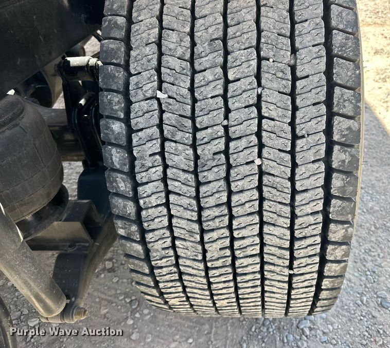 image for item EK0590 2019 Kenworth T680 semi truck