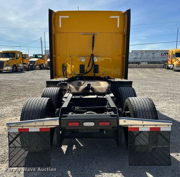 image for item EK0591 2020 Kenworth T680 semi truck