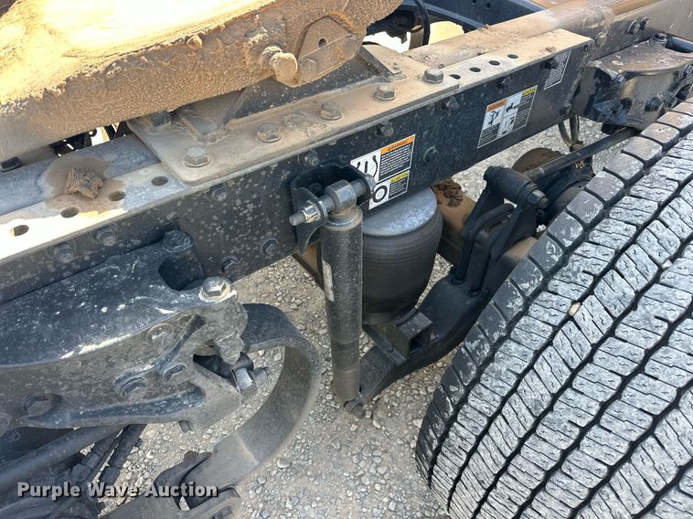 image for item EK0591 2020 Kenworth T680 semi truck