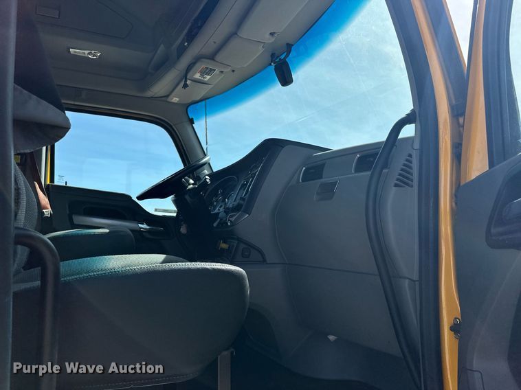 image for item EK0591 2020 Kenworth T680 semi truck