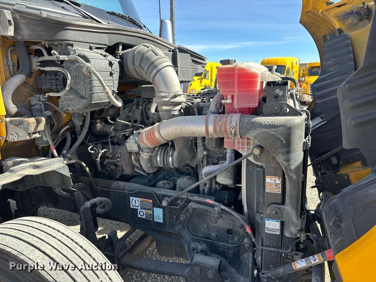 image for item EK0591 2020 Kenworth T680 semi truck