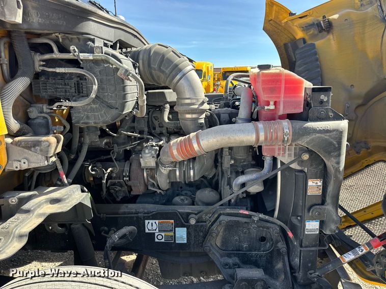 image for item EK0591 2020 Kenworth T680 semi truck