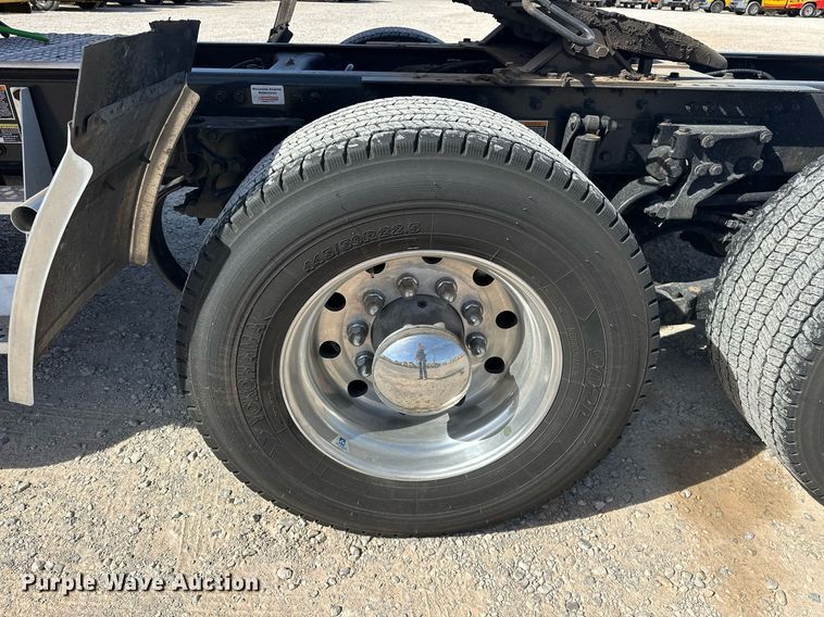 image for item EK0591 2020 Kenworth T680 semi truck